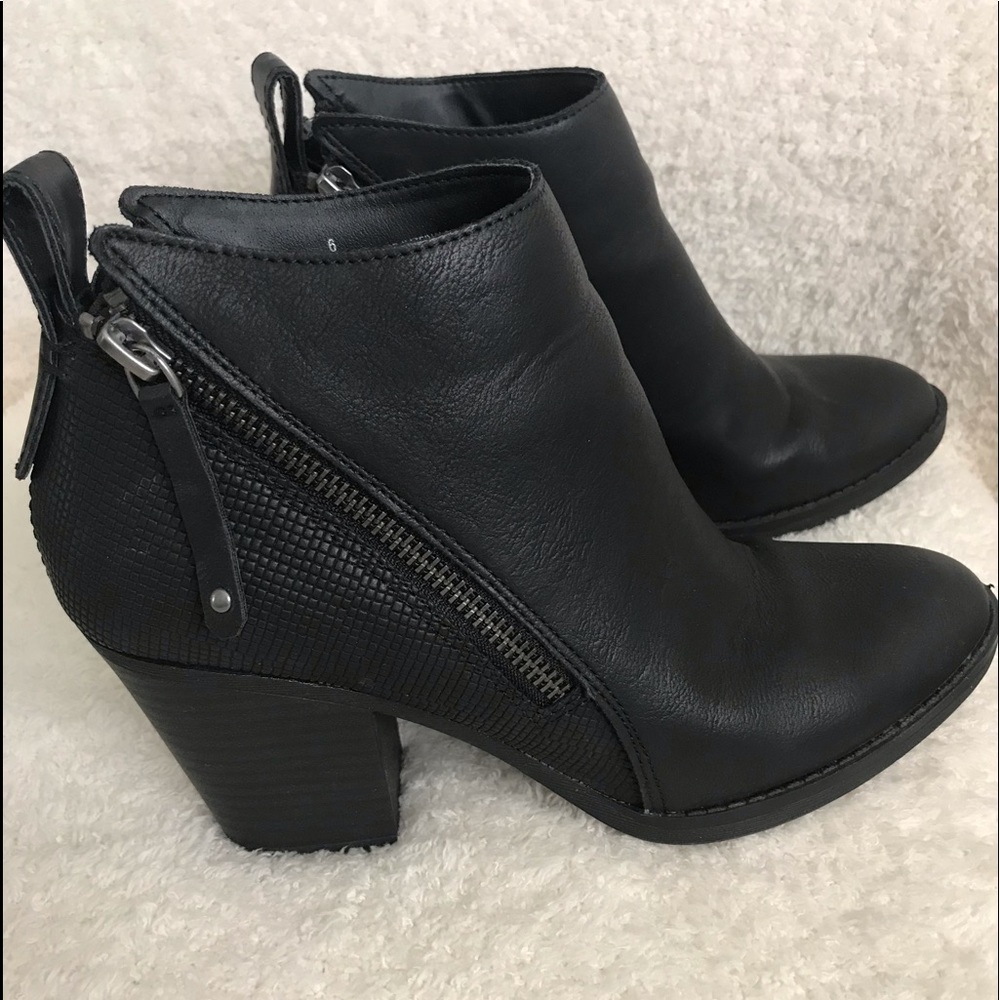 Dolce Vita black ankle booties